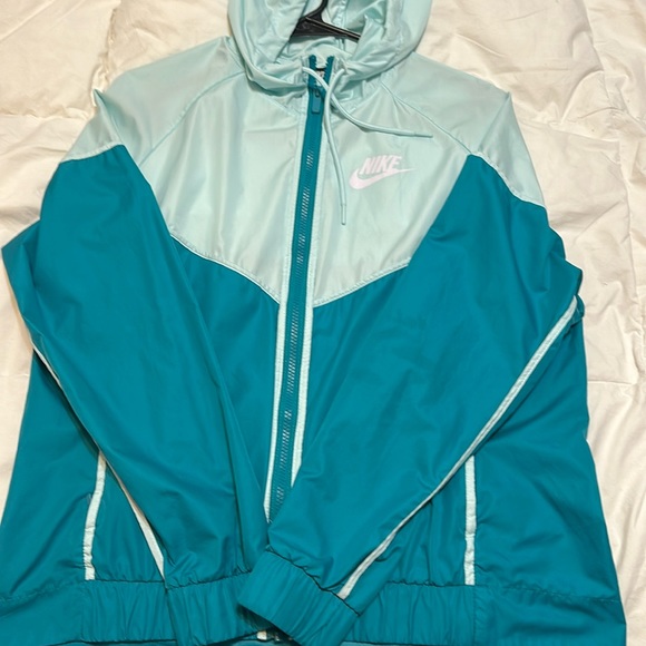 Nike Windrunner - Picture 1 of 5